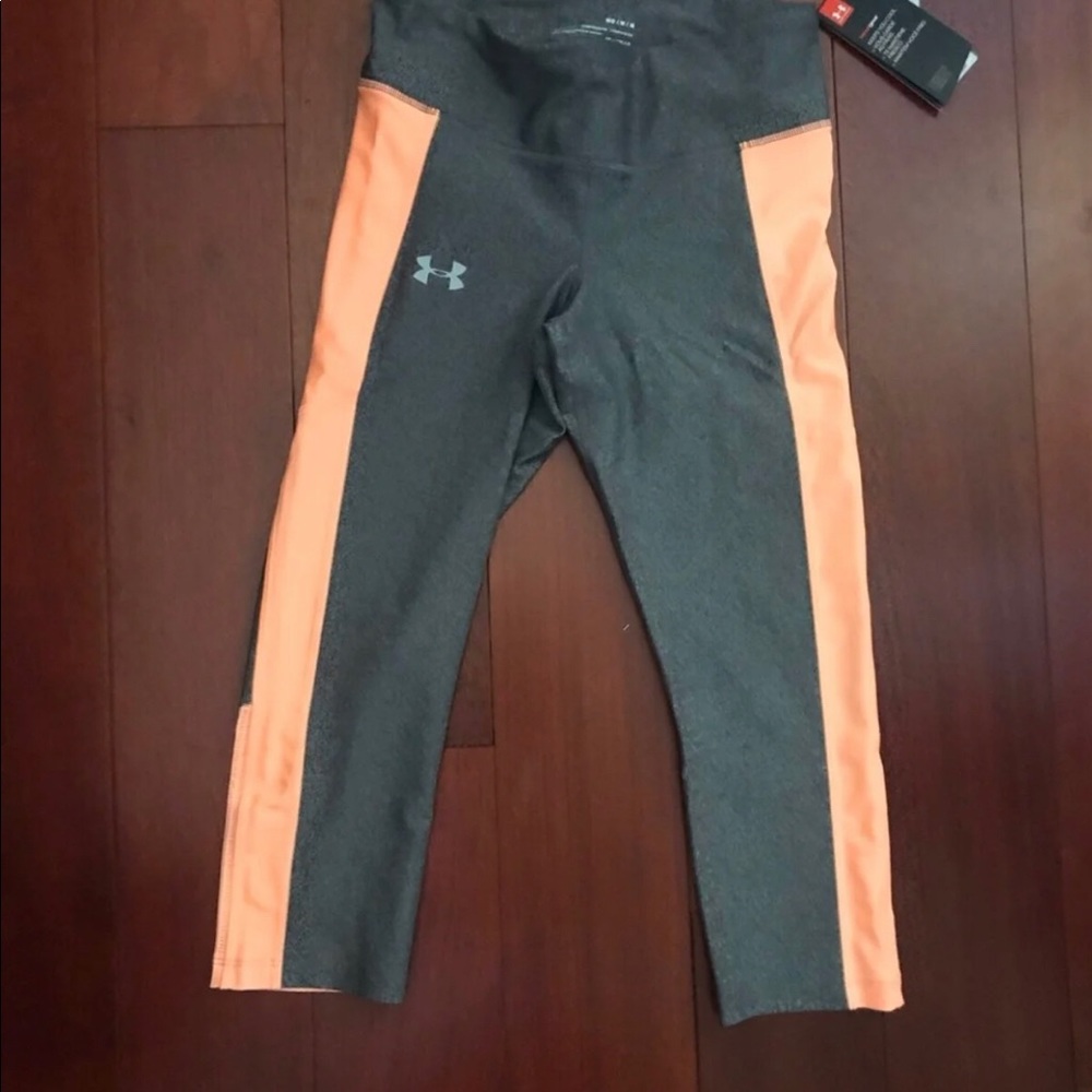 NWT Under armour Heat/cold gear crops medium